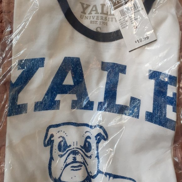 SALE!! Brand New Licensed YALE T-Shirt-S - Picture 1 of 2
